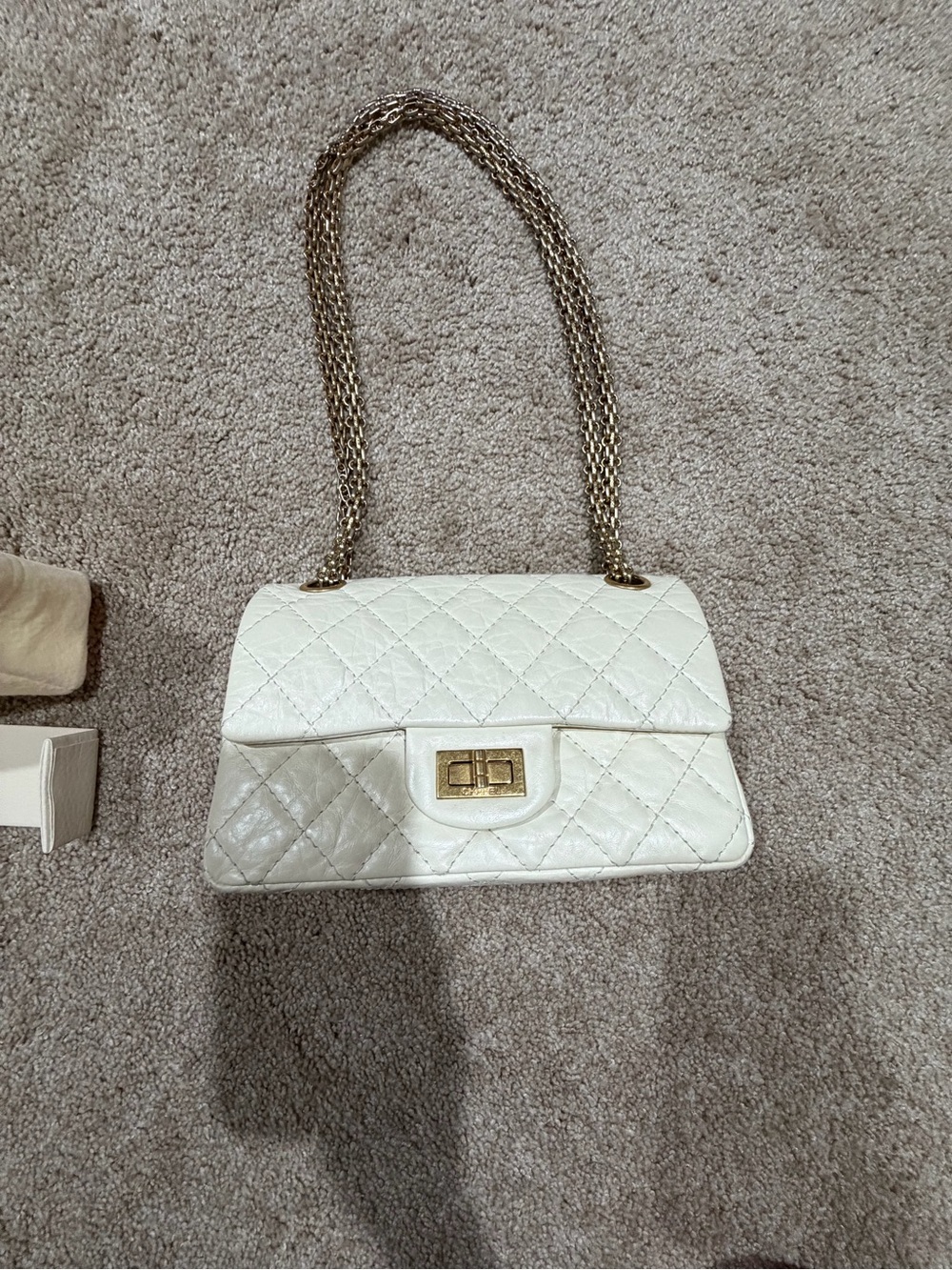 CHANEL Aged Calfskin Quilted 2.55 Reissue 224 Flap Ivory - Picture 2 of 16